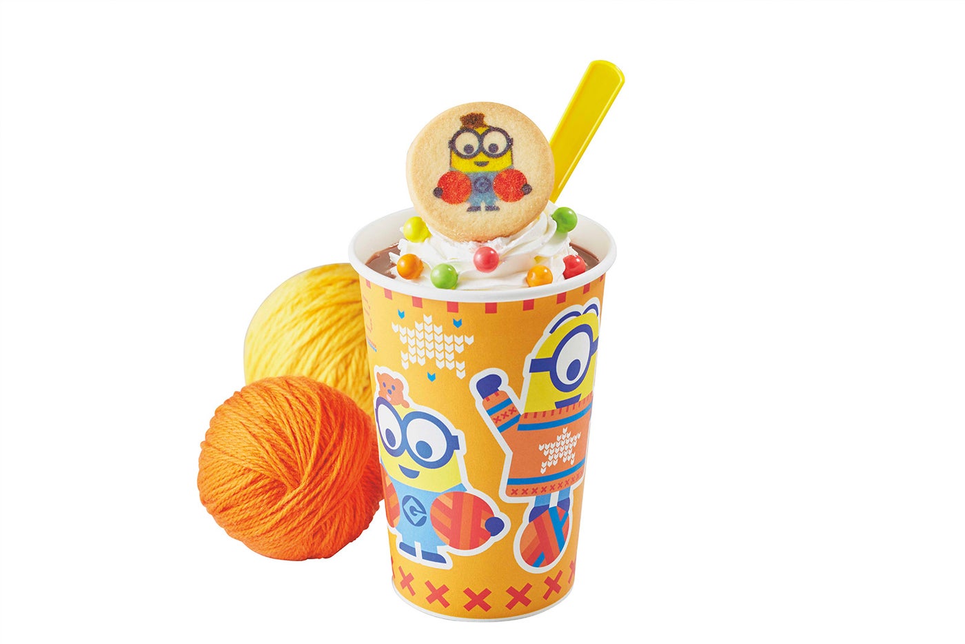 ミニオン・デザートドリンク～ホットチョコレート～／Despicable Me, Minion Made and all related marks and characters are trademarks and copyrights of Universal Studios.<br>
Licensed by Universal Studios Licensing LLC. All Rights Reserved.<br>
