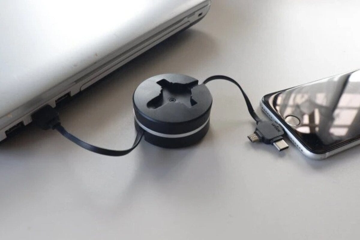 ダイソー　3in1リール式ケーブル　使用例