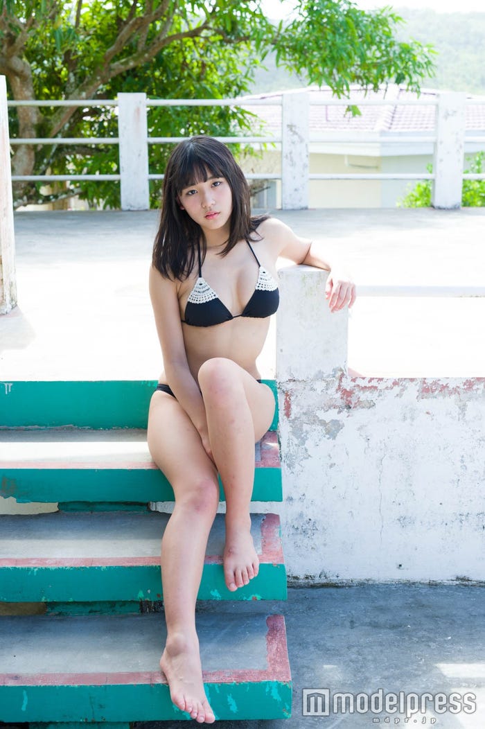 浅川梨奈(C)講談社