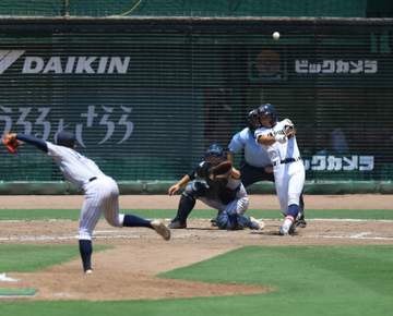 兵庫大会 社が劇的逆転勝ちで3年ぶり夏の甲子園！エース緊急降板危機を4番が一振りで救う 八回の逆転劇にスタンド熱狂