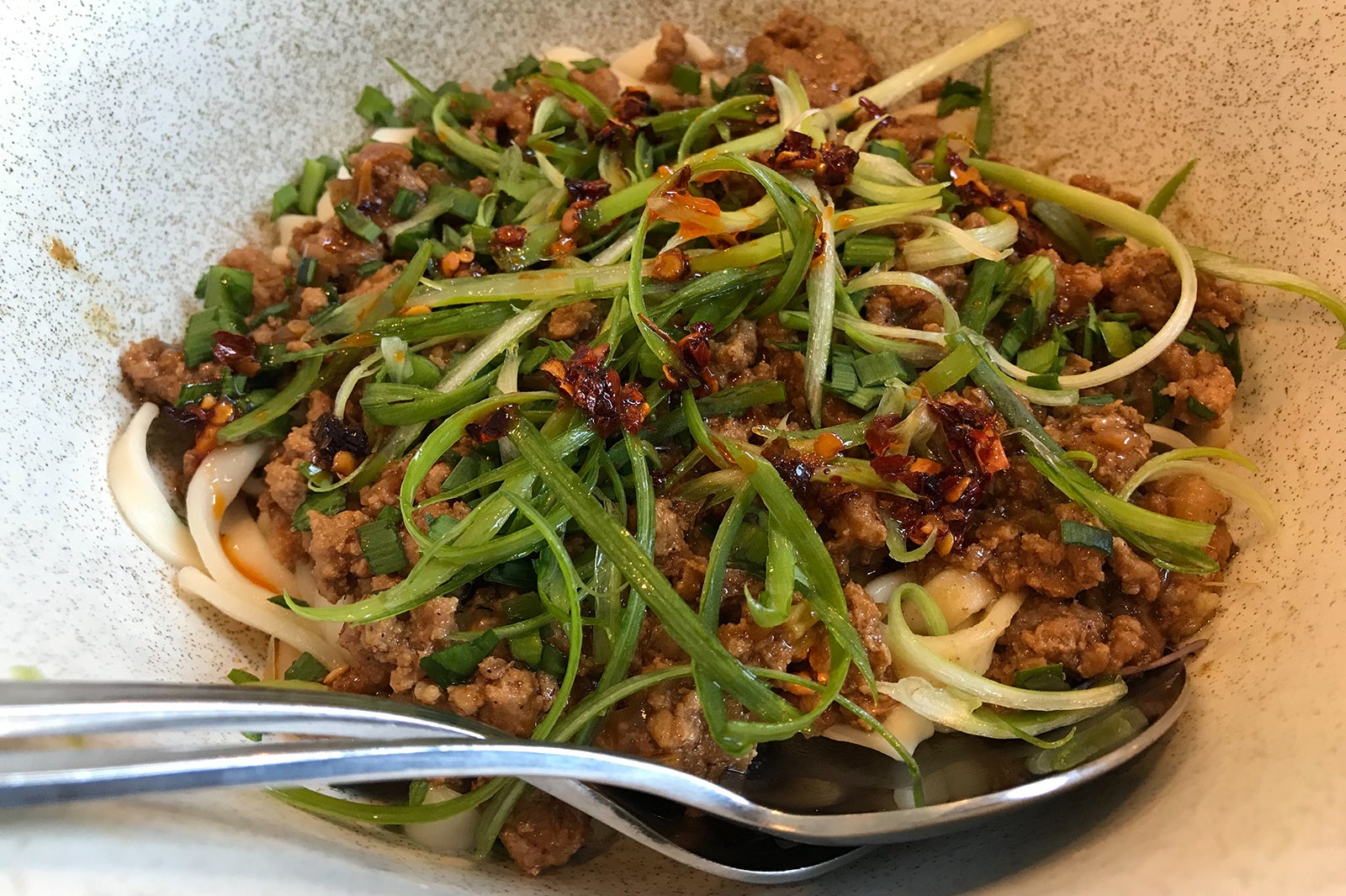 ジャージャー麺/1,275円（税込）／画像提供：東急電鉄