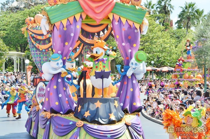 東京ディズニーランド新パレード「ハッピーハロウィーンハーべスト」/「ハロウィーン・フェアの賑やかな音楽団」