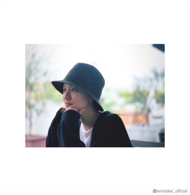 武井咲、黒ハット姿に「顔小さすぎ」と反響 「黒革の手帖」に期待の声も