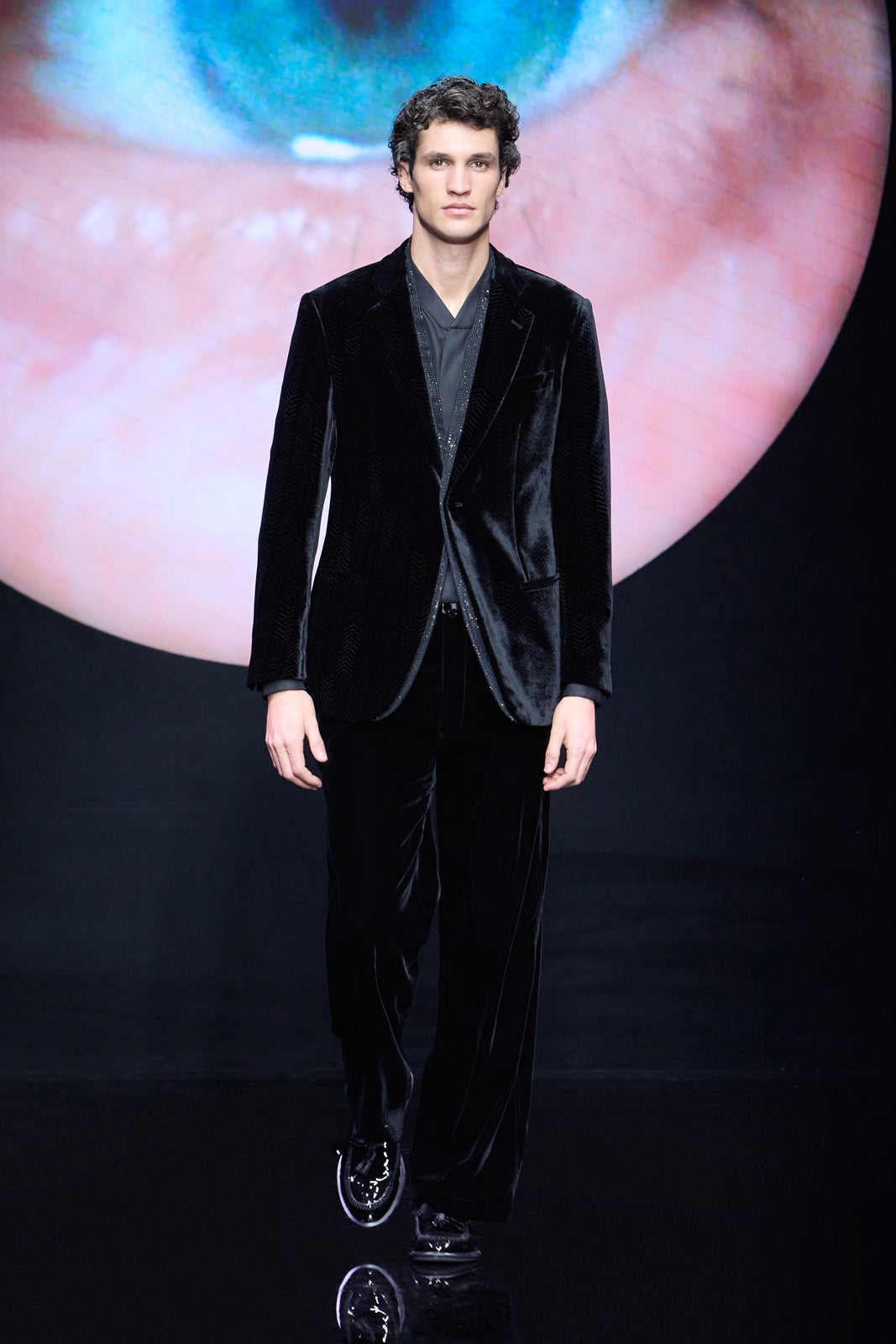 「ジョルジオ アルマーニ」2024秋冬メンズコレクションショー（提供写真）