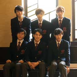 モデルプレス - ジャニーズJr.“Travis Japan”宮近海斗・七五三掛龍也・中村海人ら、ビジュアル解禁 6人で即意気投合<いまを生きる>