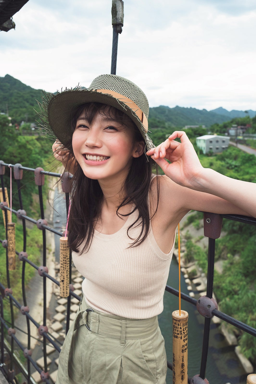 「小倉優香カレンダーブック2019　SEXY EVERYDAY！」より（提供画像）