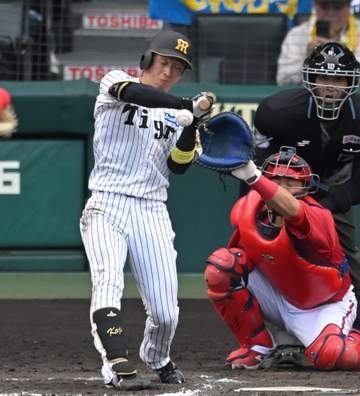 阪神に激震 死球を受けた近本は「左手首の骨折」の診断 広島戦の八回に負傷交代、兵庫県内の病院へ直行