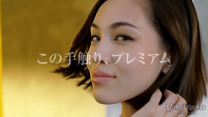 ヘアケアブランド「TSUBAKI(ツバキ)」の新CM「プレミアムな春」編