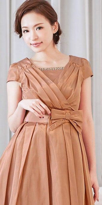 リボンベルト＆パニエ付きビジュードレス「Pierrot」7,538円（税込）