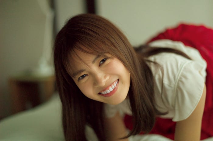 新條由芽(C)細居幸次郎、光文社