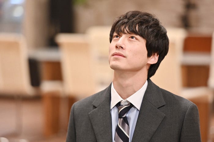 坂口健太郎/「婚姻届に判を捺しただけですが」第7話より(C)TBS