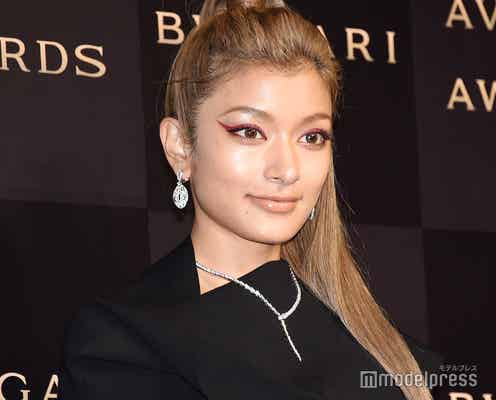 ローラ、大胆スリットドレスで美脚披露 2019年を振り返る<BVLGARI AVRORA AWARDS 2019>