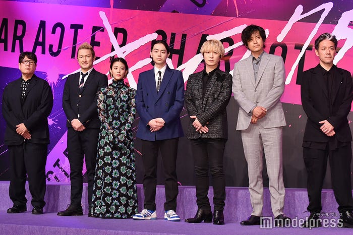 (左から)長崎尚志氏、中村獅童、高畑充希、菅田将暉、Fukase、小栗旬、永井聡監督(C)モデルプレス