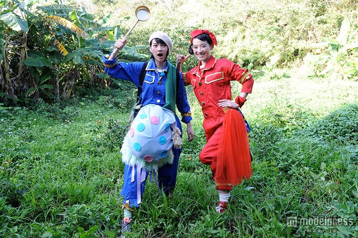 (左から)能年玲奈、篠原ともえ(C)テレビ朝日