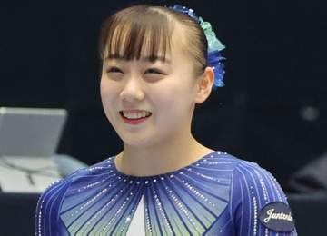5年ぶりの激変！「色気出すぎw」「天使やわ」21歳の美人新体操選手がキュートなボブに！「好評で嬉しい」 ファンも絶賛「抱きしめたくなる」