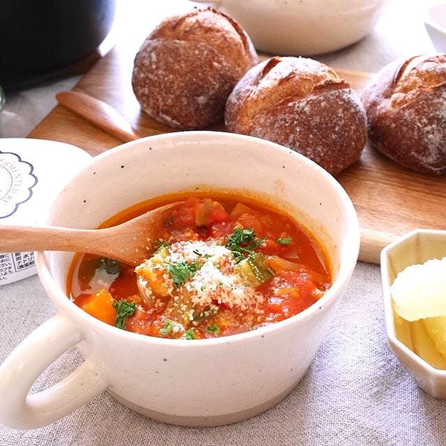 野菜がたっぷり入ったスープのレシピ 簡単 ヘルシーな人気メニューをご紹介 モデルプレス 野菜がたっぷり入ったスープのレシピ 簡単 ヘルシーな人気メニューをご紹介 モデルプレス