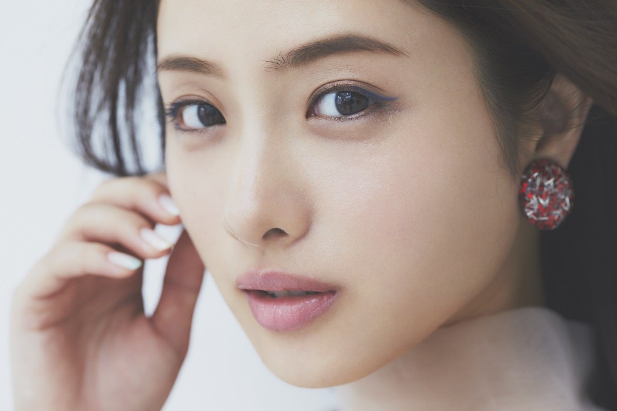 石原さとみのどアップカット（画像提供：主婦の友社）