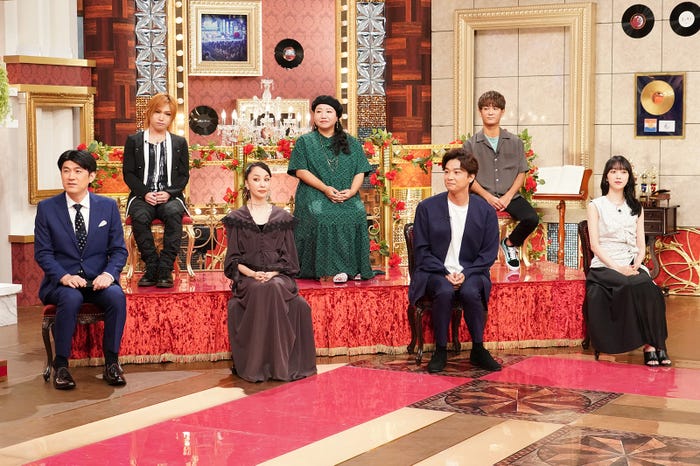 (前列左から)藤井貴彦アナウンサー、中島美嘉、井上芳雄、堀未央奈(後列左から)鬼龍院翔、HY(仲宗根泉、新里英之)(C)日本テレビ