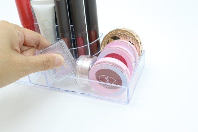 メイクアップスタンド(8仕切り) 使用例 メイクアップスタンド(8仕切り) 使用例