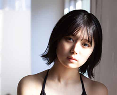 SKE48北野瑠華、美バスト輝くビキニ姿 グループカラーの水着カットも公開