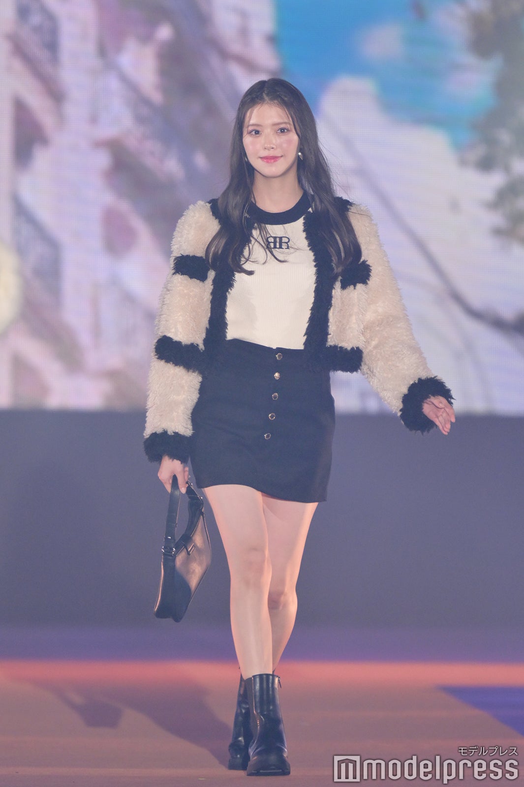 （C）モデルプレス