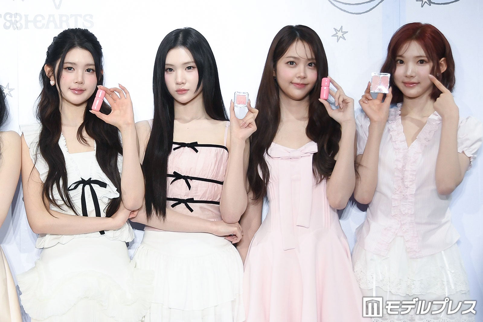 エイナ、ジューン、カルメン、ジウ（C）モデルプレス