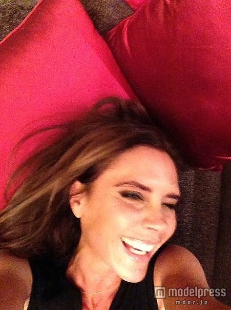 デヴィッド・ベッカム、笑うヴィクトリアを世界に公開