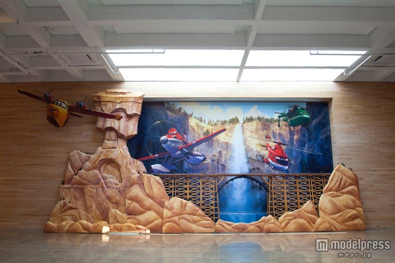 物語のキーとなる渓谷橋の大きな模型