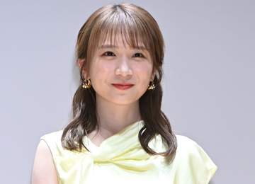 「どういう状況？」秋元真夏 シュールすぎる自撮りに「流行を先取り」「短編小説みたいな…」様々な反応届く