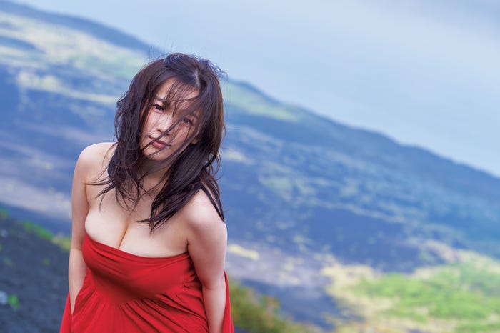 天木じゅん3rd写真集『あまのじゃく』先行カット(提供写真)