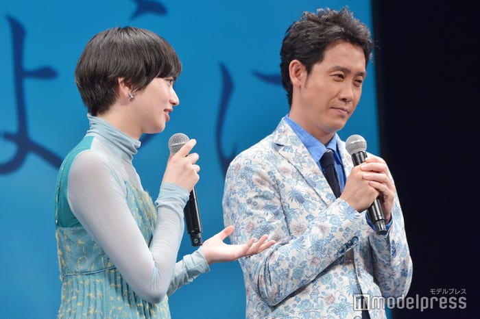 小松菜奈、大泉洋(C)モデルプレス