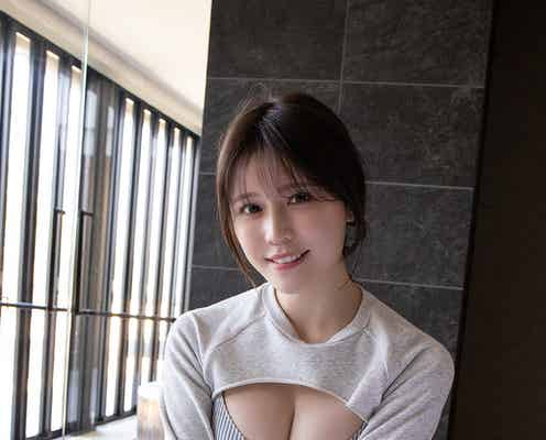 小日向ゆか「エチエチな感じ」ふんわり美バストに釘付け