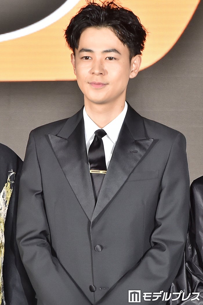 成田凌、“全裸生活”告白にスタジオ驚愕 - モデルプレス