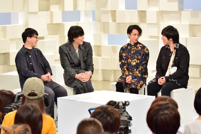 新海誠監督、野田洋次郎、武田祐介、桑原彰/「『天気の子』と僕ら~RADWIMPS×新海誠~」(C)NHK