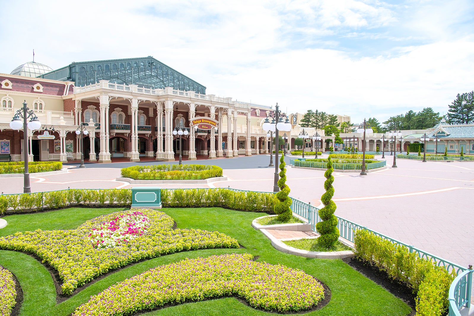 エントランスの様子（C）Disney