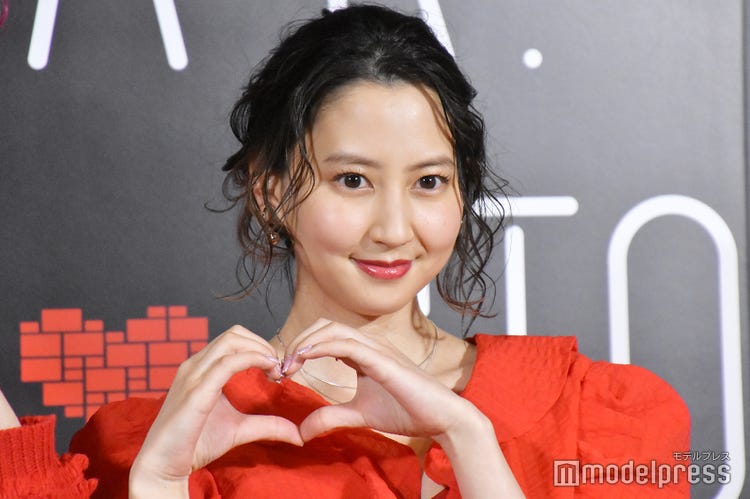 河北麻友子 結婚を生報告 今日もハグやチューした に赤面 モデルプレス 河北麻友子 結婚を生報告 今日もハグやチューした に赤面 モデルプレス