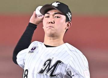 ロッテ 石垣元気 プロ2度目の登板も1回無失点 中継ぎで九回から救援 杉本と宗はスプリットで連続空振り三振 ドラ1右腕を本拠地が大歓声でたたえる