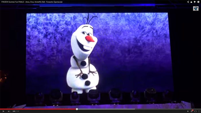 BigFatPanda「FROZEN Summer Fun FINALE - Anna, Elsa, Kristoff & Olaf - Fireworks Spectacular」/YouTubeより