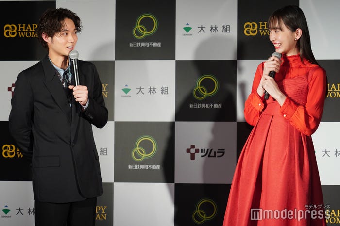 磯村勇斗、井桁弘恵 (C)モデルプレス