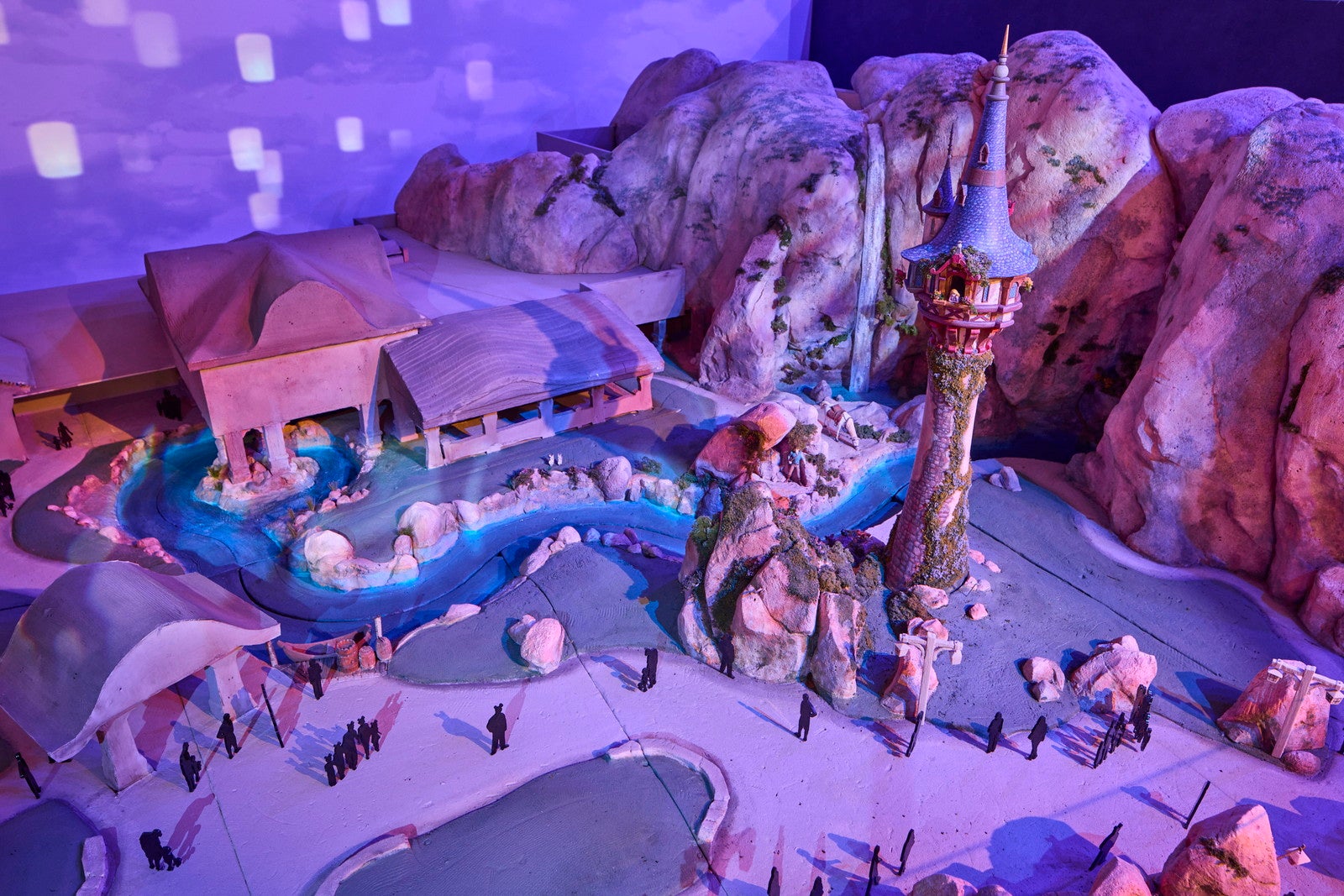 ファンタジースプリングス ニューチャプター・ビギンズ展（C）Disney