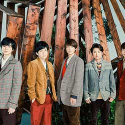 モデルプレス - 嵐・King & Prince「Mステ」ドラマ主題歌披露 可愛さふりまく“看板犬”も