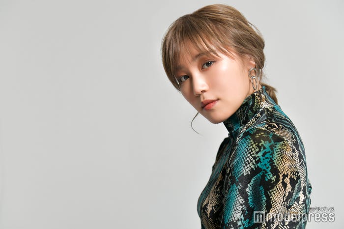 鷲尾伶菜(C)モデルプレス