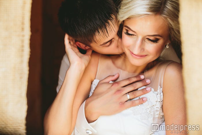 特別な人と伝えて(photo by teksomolika/Fotolia)