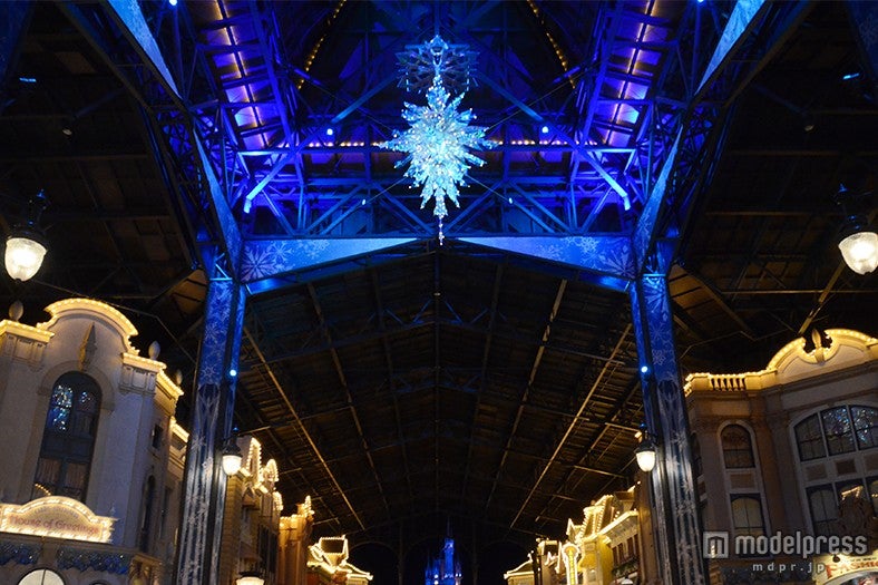 「アナとエルサのフローズンファンタジー」