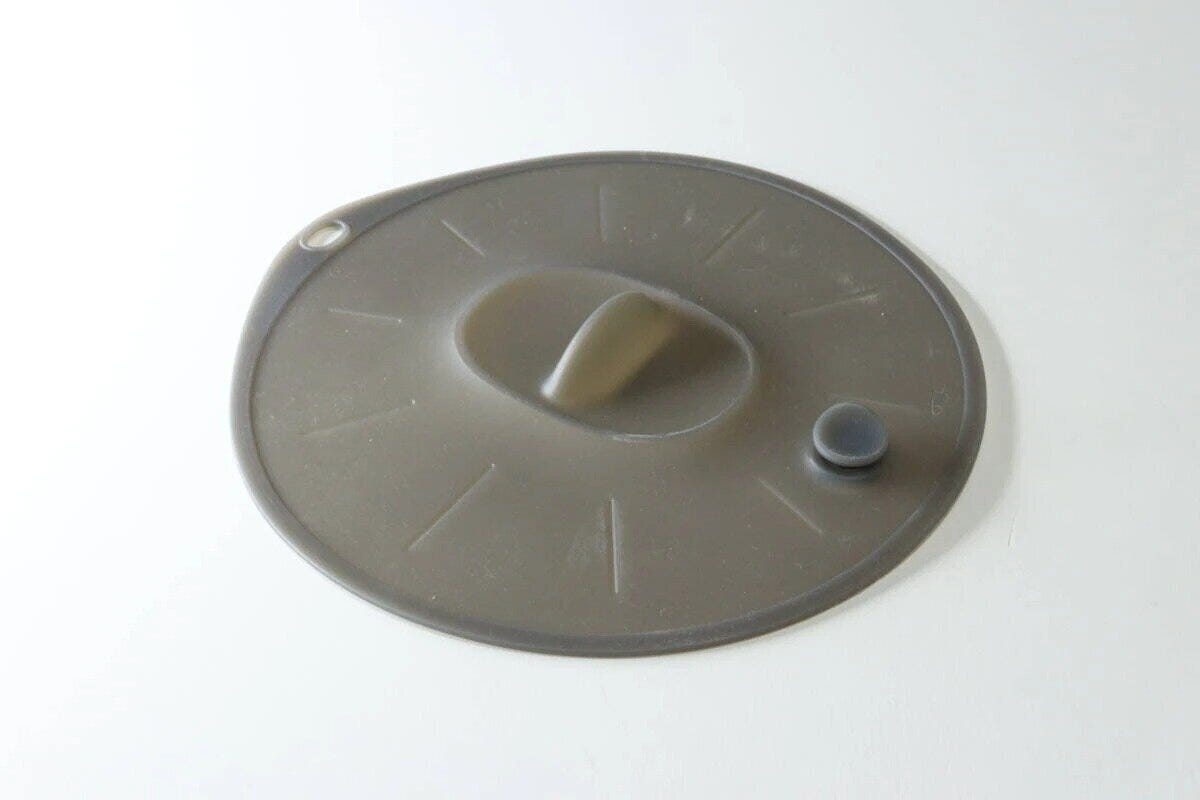 ダイソー　エア弁付シリコーン蓋（23cm）