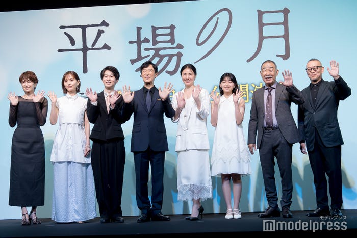 吉瀬美智子、中村ゆり、坂元愛登、堺雅人、井川遥、一色香澄、でんでん、土井裕泰監督(C)モデルプレス