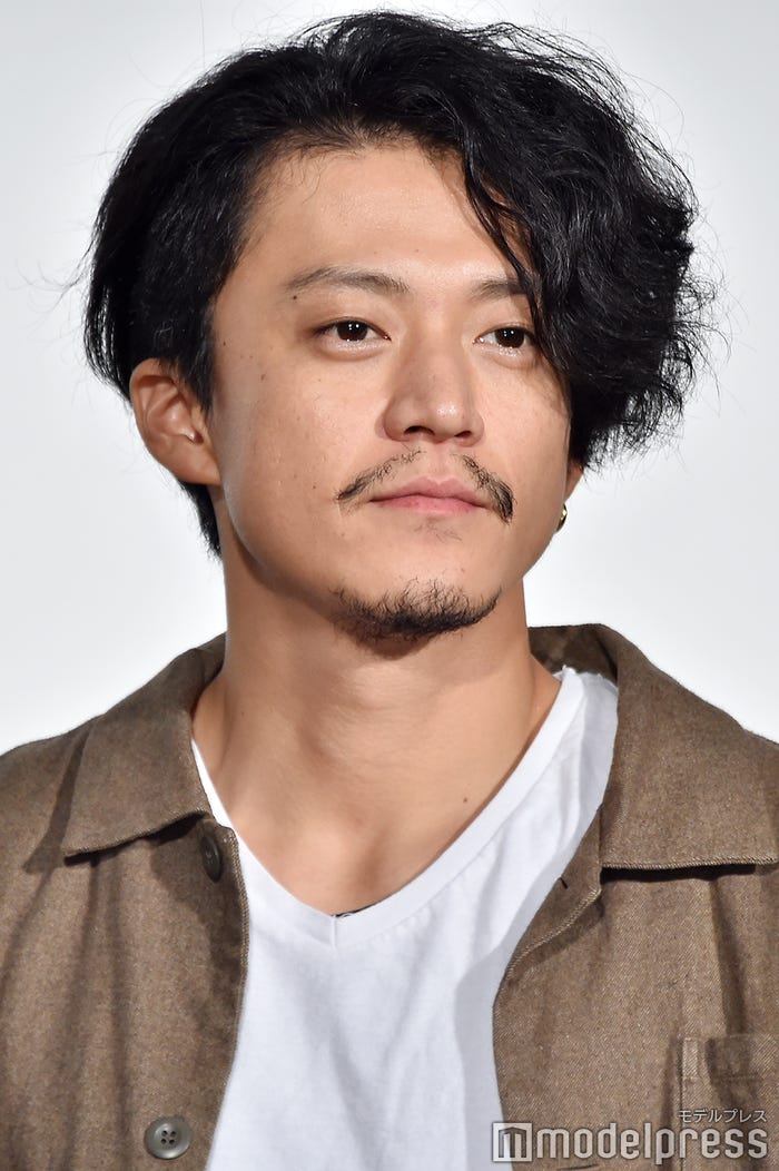 小栗旬 (C)モデルプレス