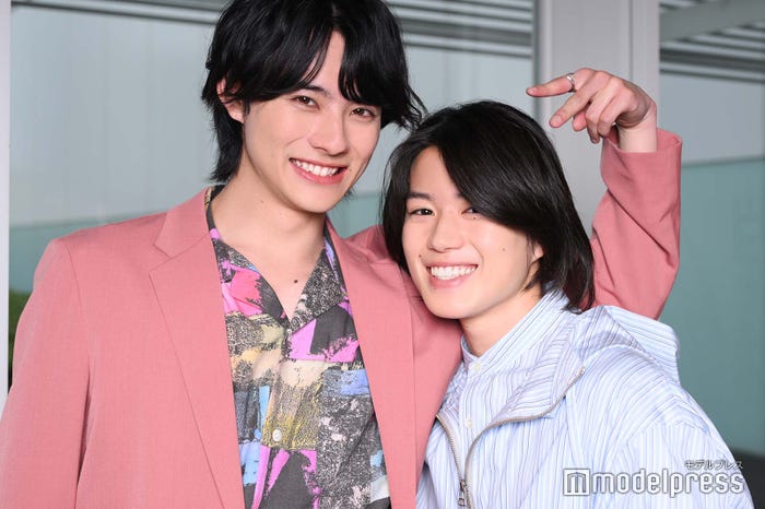 前田拳太郎、奥智哉(C)モデルプレス