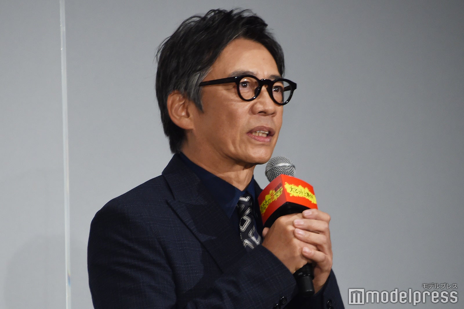 愉快な生瀬勝久（C）モデルプレス