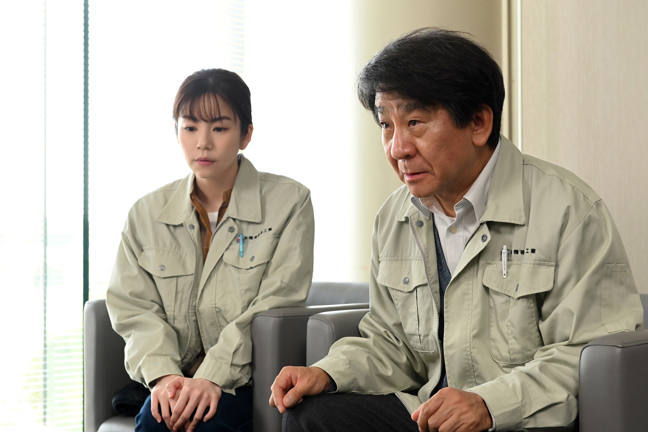 野村麻純、小林隆「ダブルチート 偽りの警官 Season1」第1話より（C）テレビ東京　ＷＯＷＯＷ